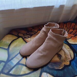 NWT Women's Tan Suede Gentle Souls Low Heel Booties - Emma Zip Bootie